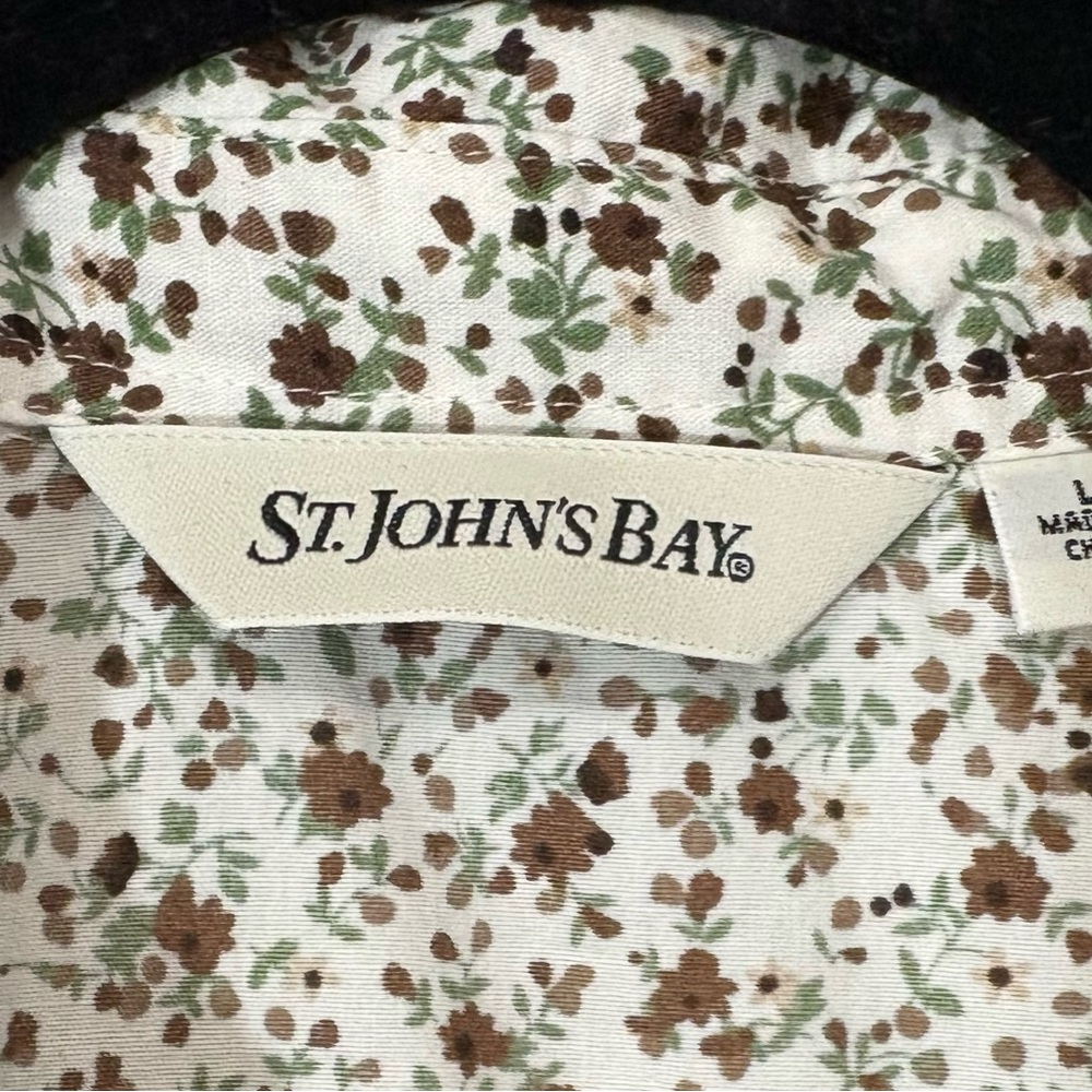 St. John's Bay Cream Sleeveless Button Down Shirt - Picture 2 of 5